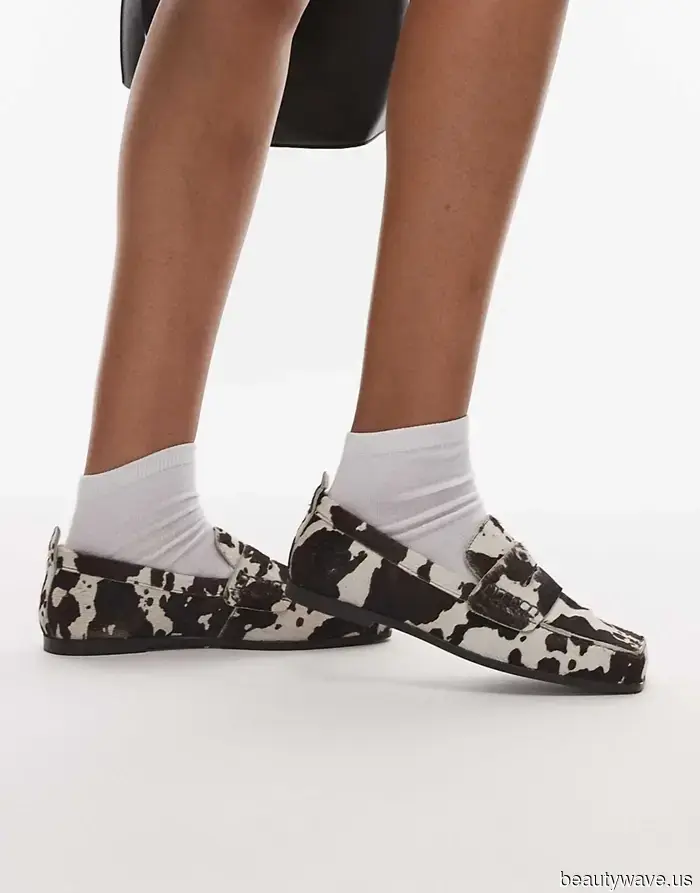 Non tutte le scarpe si abbinano ai jeans marrone cioccolato, ma questi 5 stili sicuramente sì.