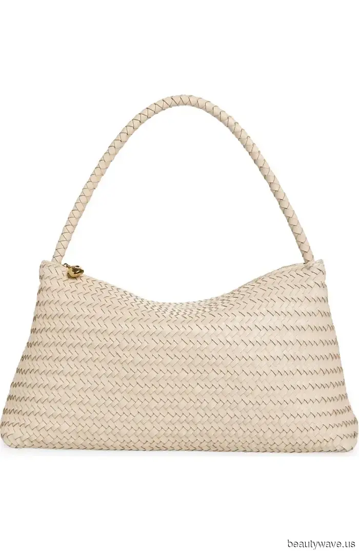 The Stylish Bag Color Women With Great Taste Are Opting for This Summer Instead of Navy or Brown