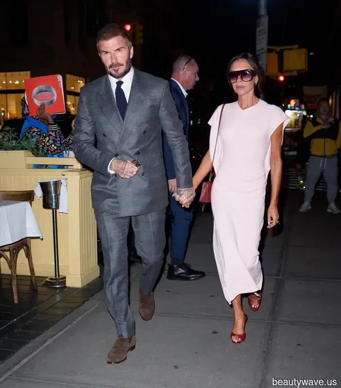 Sí, el blanco y negro es elegante, pero encuentro que la combinación de colores de Victoria Beckham es aún más elevada.