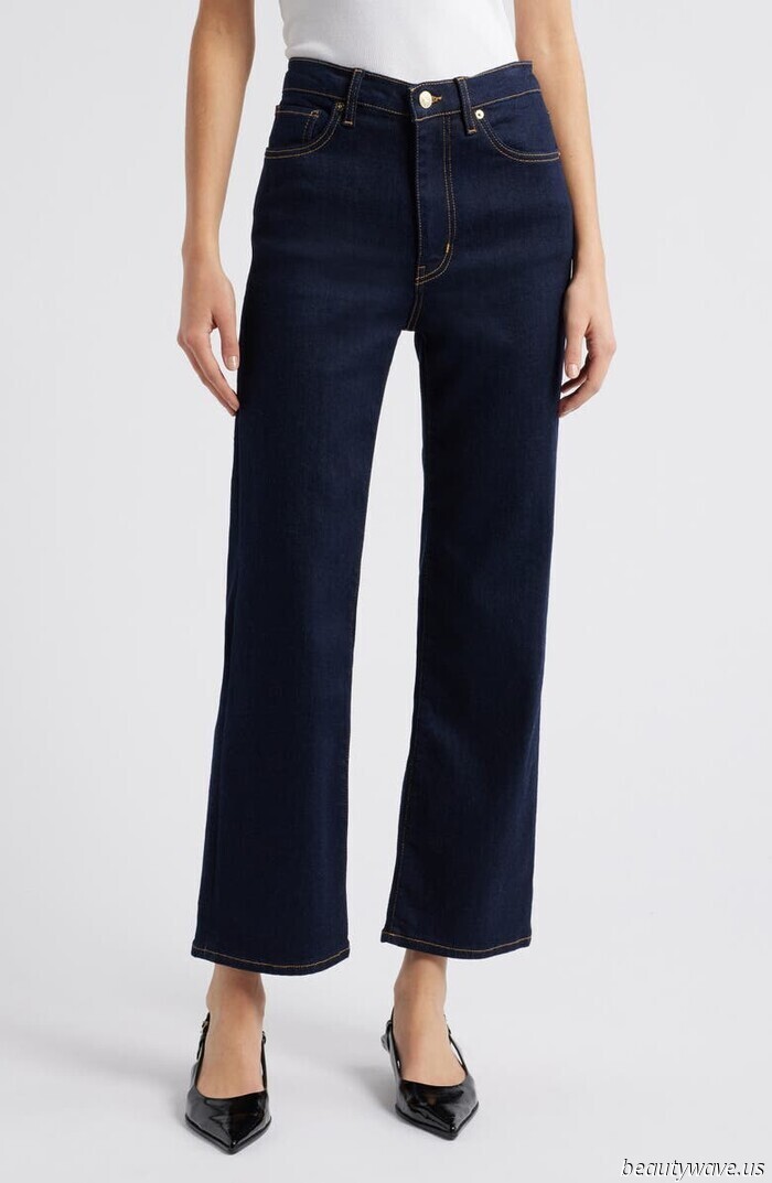 This is the precise flat shoe and jean color pairing that fashion enthusiasts will be sporting this fall.