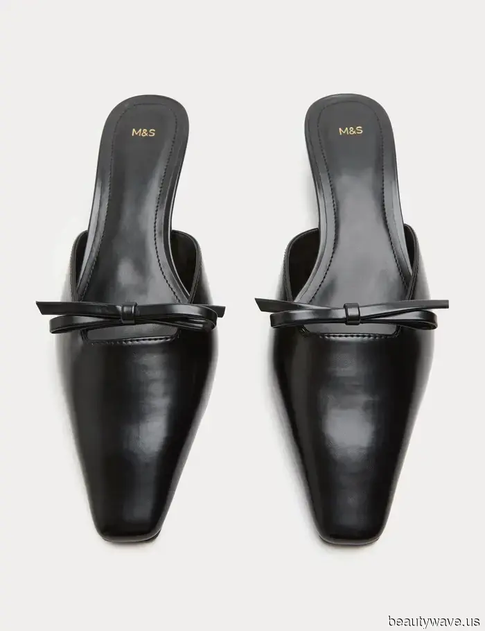 Nicht Wedges, nicht Flip-Flops&mdash;Sienna trug einfach Jeans mit einem Schuhtrend, den ich wirklich nie erwartet hätte, sie darin zu sehen.