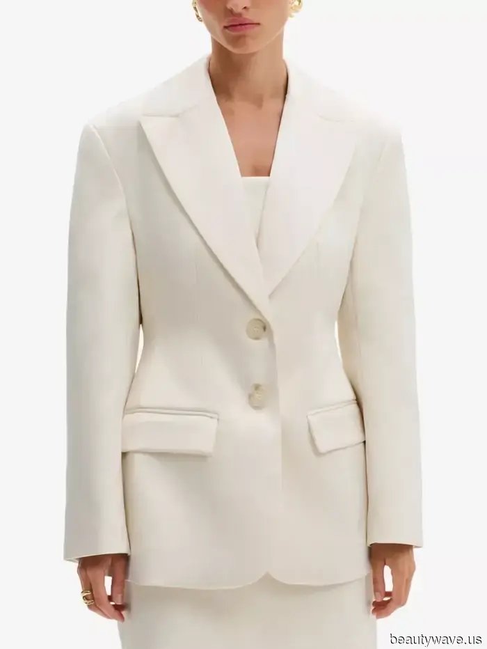 Apologies, Denim—Here are the 5 summer blazer trends to watch for in 2026.