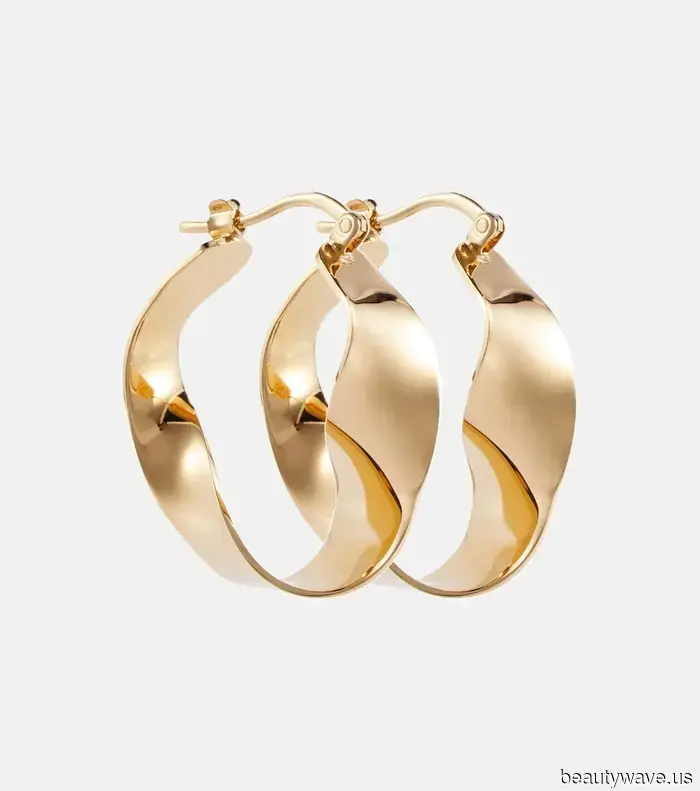 Resulta que este accesorio es la forma más fácil de mejorar tu atuendo básico de jeans y camiseta blanca.