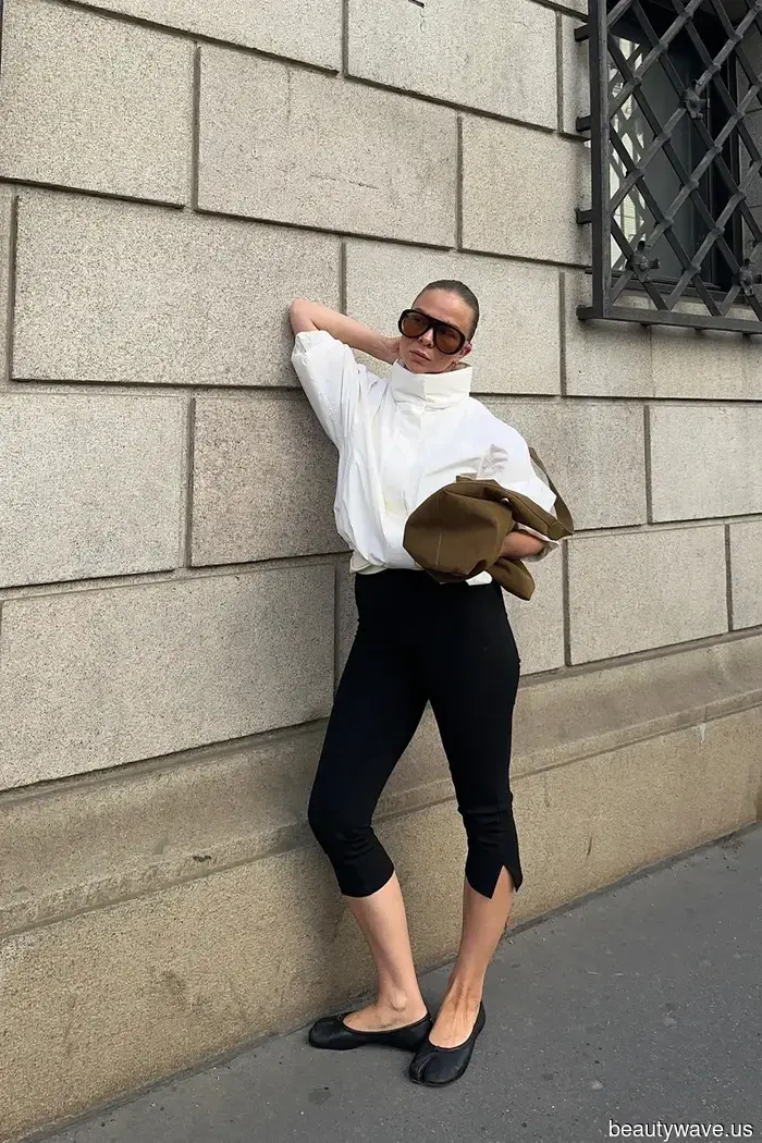 Forget about fleeces and hoodies—this is the must-have jacket for pairing with simple leggings.