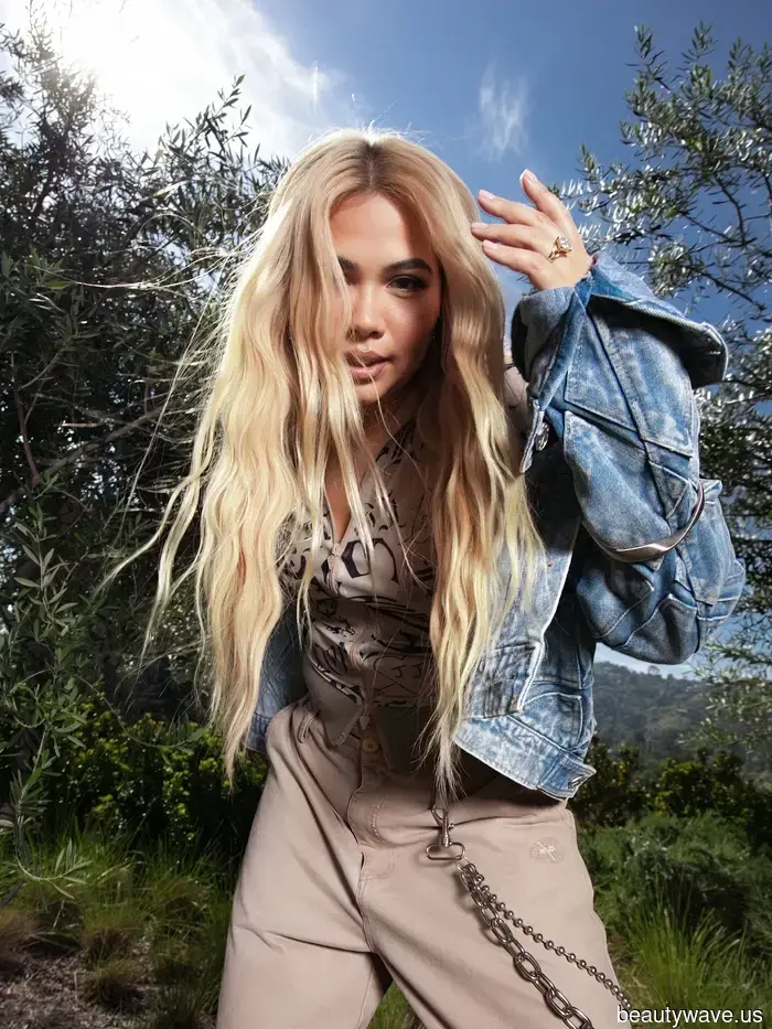 "Girls Like Girls" es la carta de amor de Hayley Kiyoko a su yo más joven.