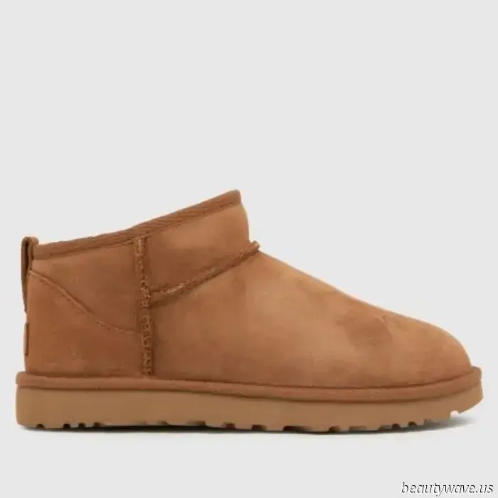 Ja, UGGs können passé wirken, aber genau diese Jeans‑und‑Jacken‑Kombination lässt sie schick erscheinen.