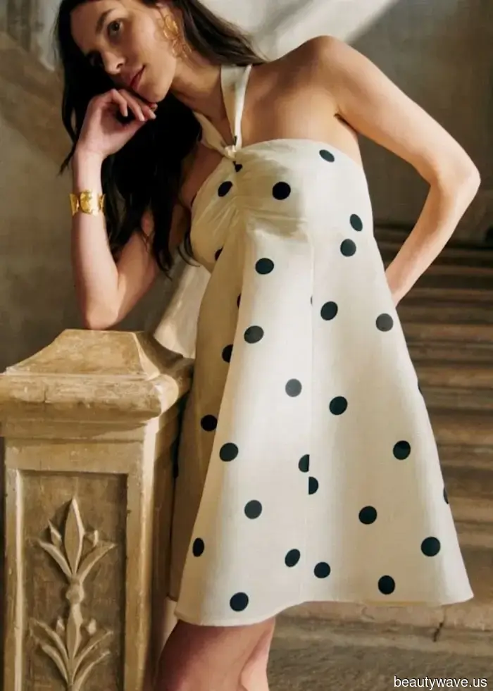 5 semplici ma eleganti combinazioni di minidress e infradito che indosserò in continuazione quest'estate