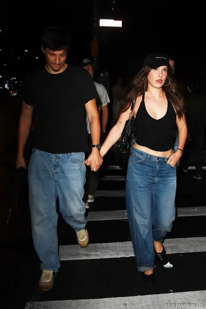 Es ist offiziell&mdash;das sind die 3 schicksten Jeans- und Schuhkombinationen, die Modeleute gerade tragen.