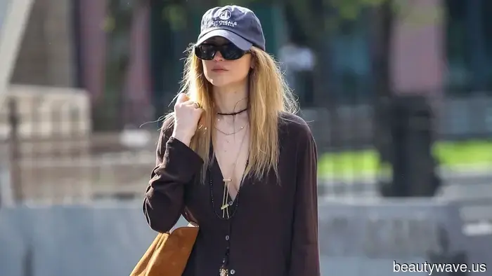 JLaw Just Styled The Row's Popular Flip Flops with a Jeans Alternative Trend I Never Thought She Would Adopt.