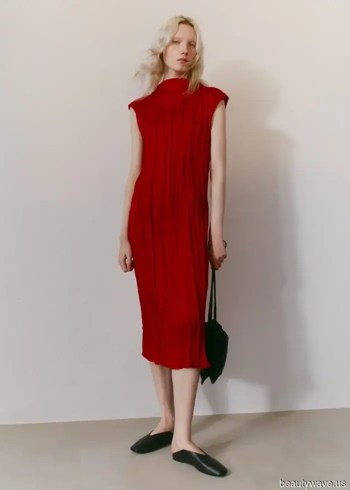 As a Fashion Editor residing in Paris, here are 7 stylish color trends for 2026 that I've noticed throughout the city.