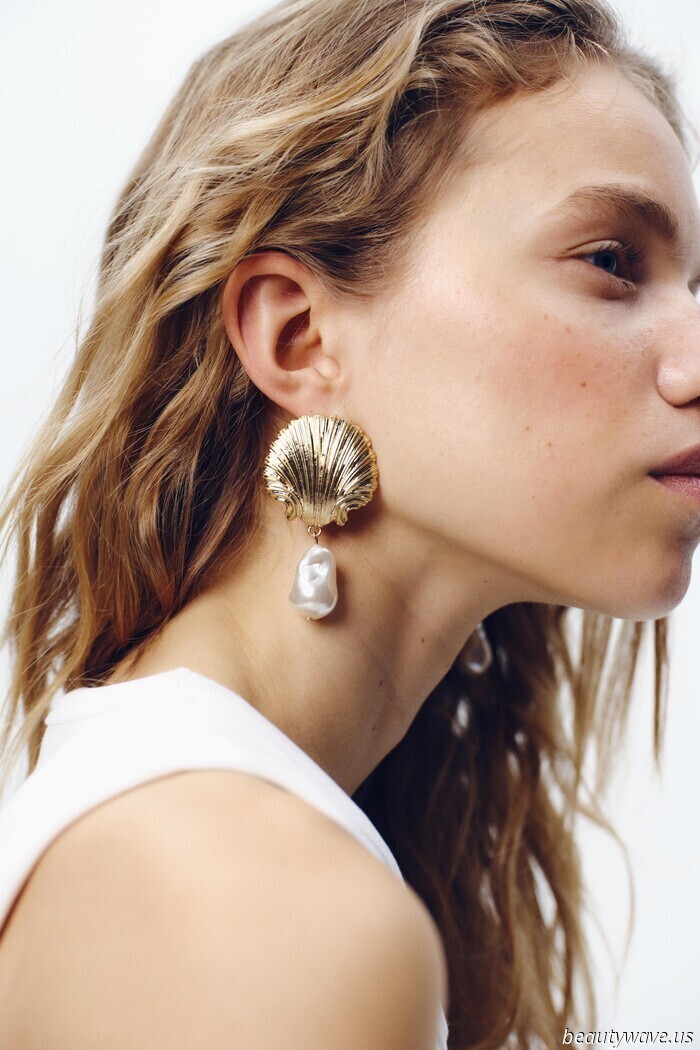 In my opinion, it’s officially a Zara summer—30 stylish items that fashion enthusiasts are eagerly seeking out this season.