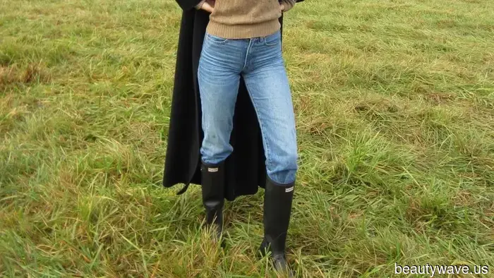 Моя работа — находить основные вещи в гардеробе, и эти 35 пар черных ботинок именно такие.