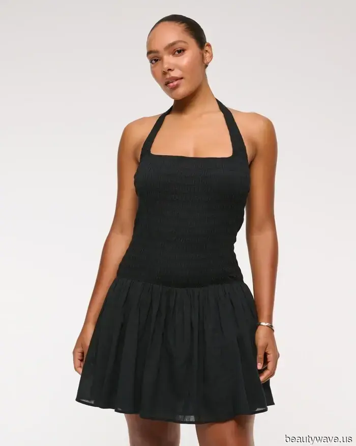 I Tried On Abercrombie's Stylish, Ultra-Minimalist Summer Dresses—These 3 Met My Rigorous Criteria.