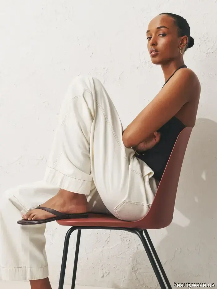 I'm a Minimalist Fashion Editor—Here’s What I Bring for My Summer Vacation.