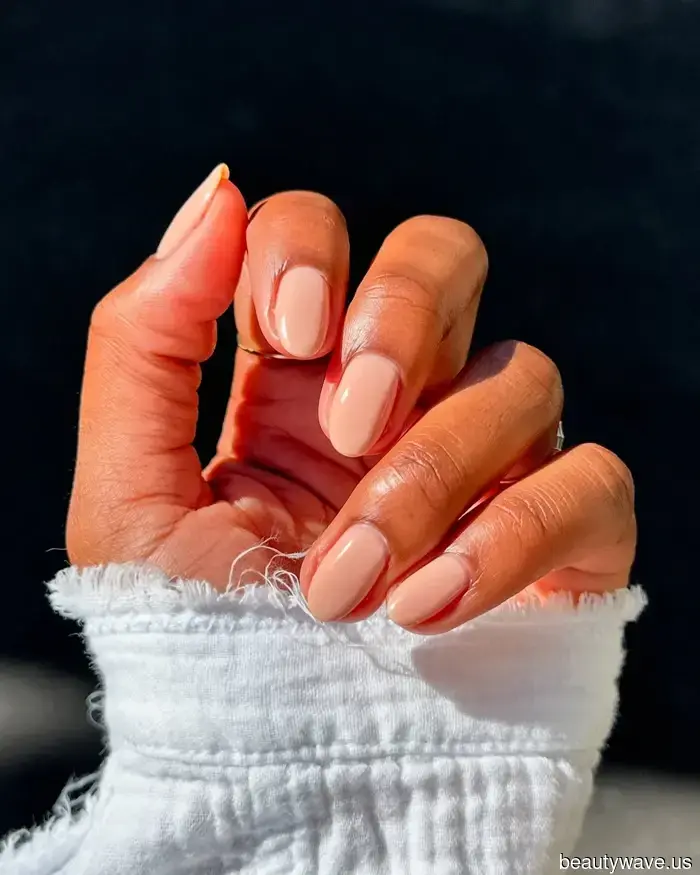 It's Official: This Is the Most Stylish Way to Sport Short Nails.