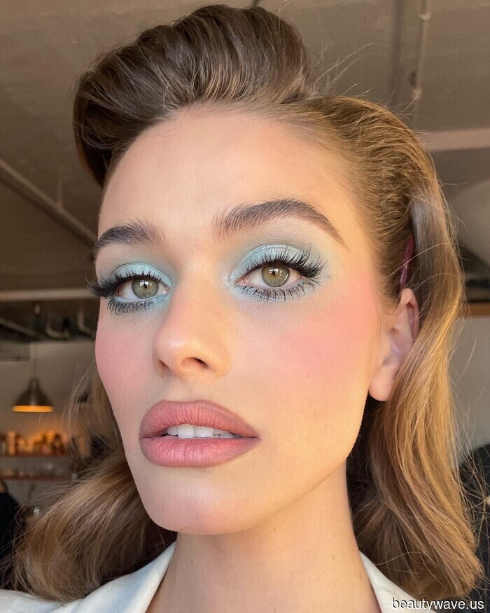 Frosty Silver, Baby Blue, and Cherry Red—Cool-Toned Makeup Emerges as the (Surprising) Highlight of the Summer