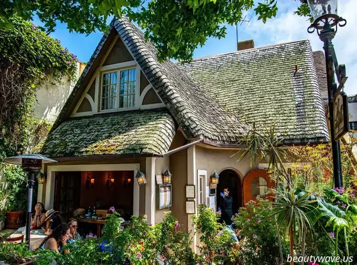 15 Coastal Grandma-Inspired Locations That Seem Plucked From a Nancy Meyers Film
