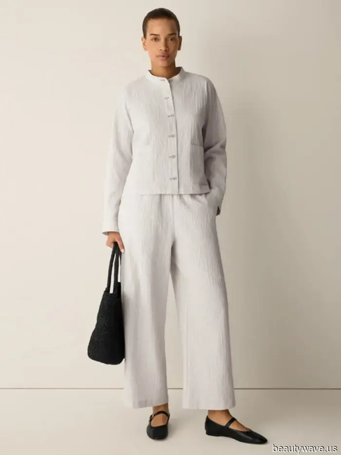 Since the It Girls declared that the '90s are making a comeback, I've been shopping from this stylish throwback brand.