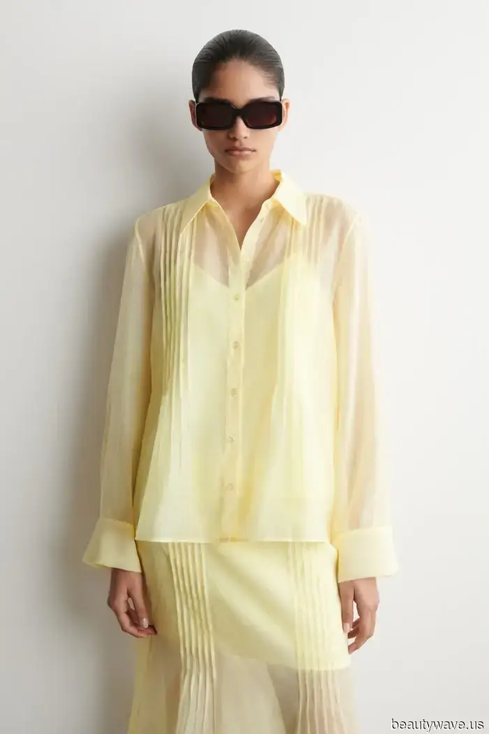 Cute tops can be hard to find, so I searched and discovered these 24 lovely styles at Nordstrom.