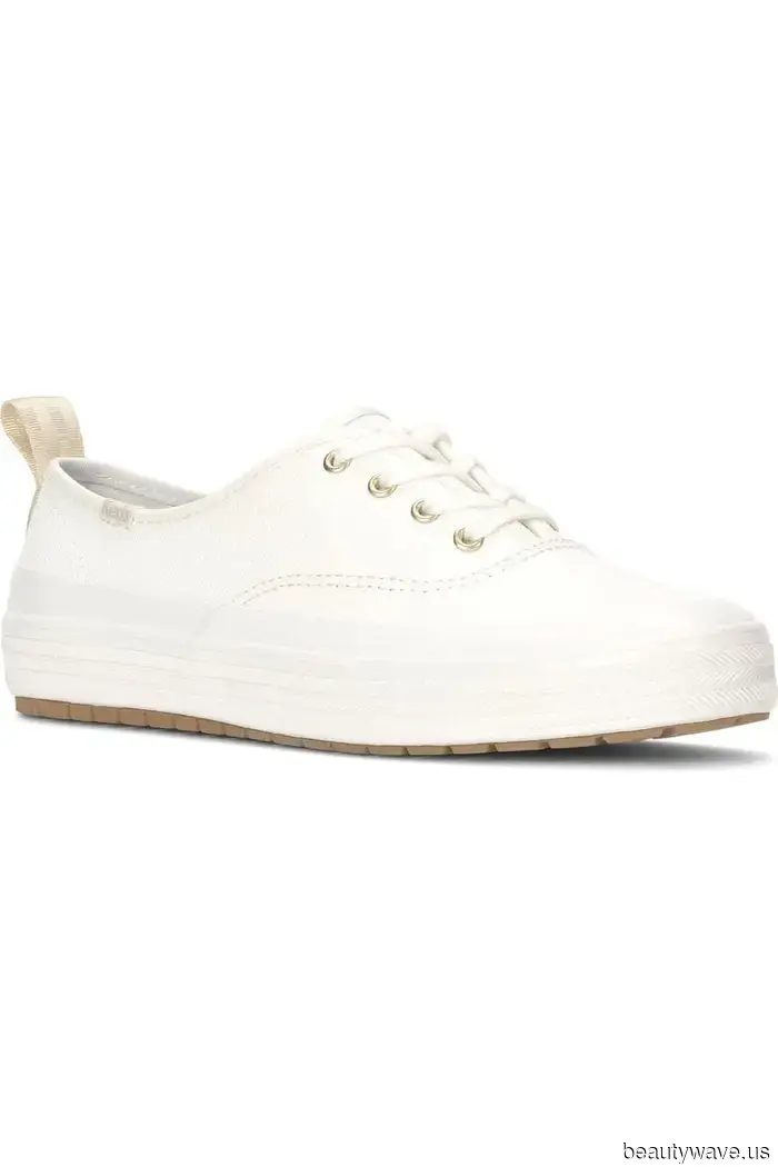 Suede Sneakers, It's Over—Fashion Enthusiasts Under 30 Are Bringing Back This "Simple" Sneaker Trend for…