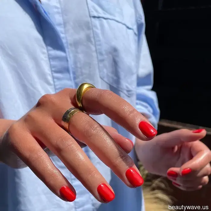 If you find it hard to make decisions at the salon, these 9 timeless nail colors will always appear chic.