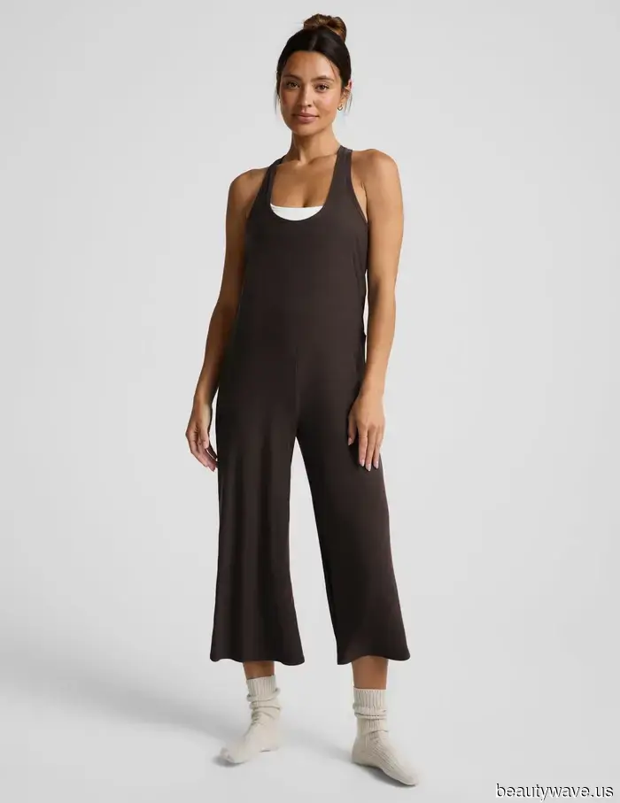 If Margot Robbie is seen in this long-forgotten item, we can likely conclude that it's no longer out of style.