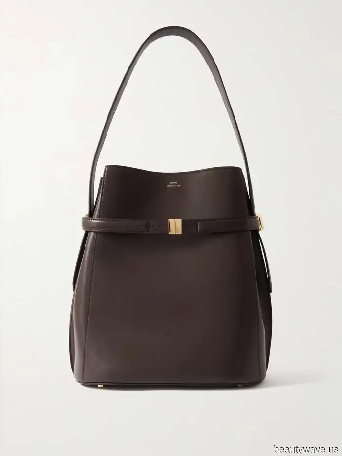 5 Subtle Yet Chic Outfits That French Women Are Sporting Currently in Paris and St. Tropez