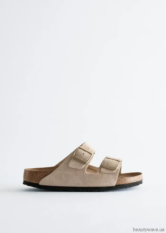 These 5 Outfits Show That Fashion's Beloved "Ugly" Shoe Pairs So Well with Denim.