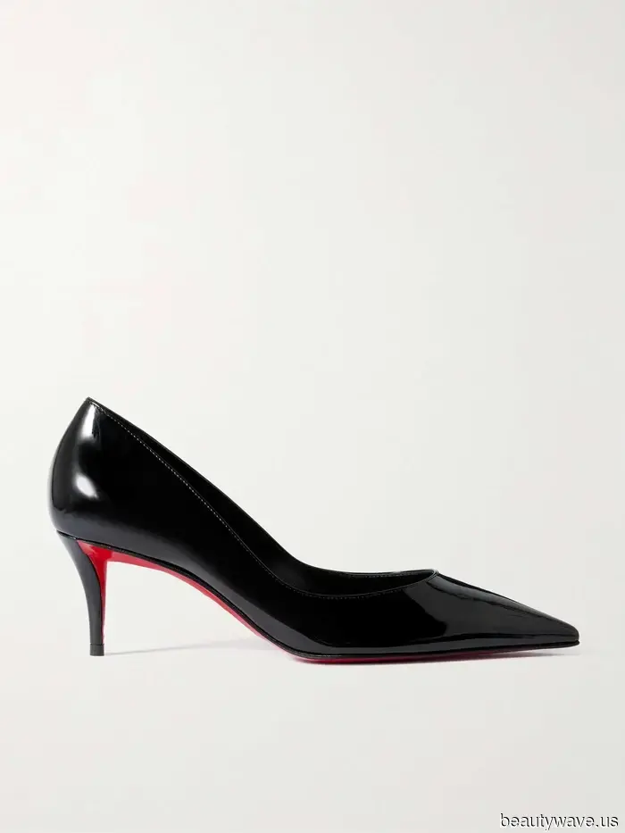 Light-wash jeans were a prominent feature at the Dior show—these shoes will give them a stylish touch for 2026.