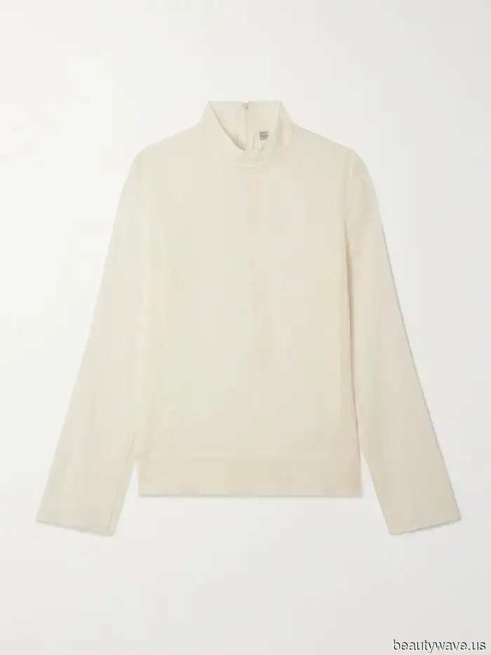 Forget about basic thermals—keep warm and fashionable this winter with these exceptionally stylish turtlenecks.