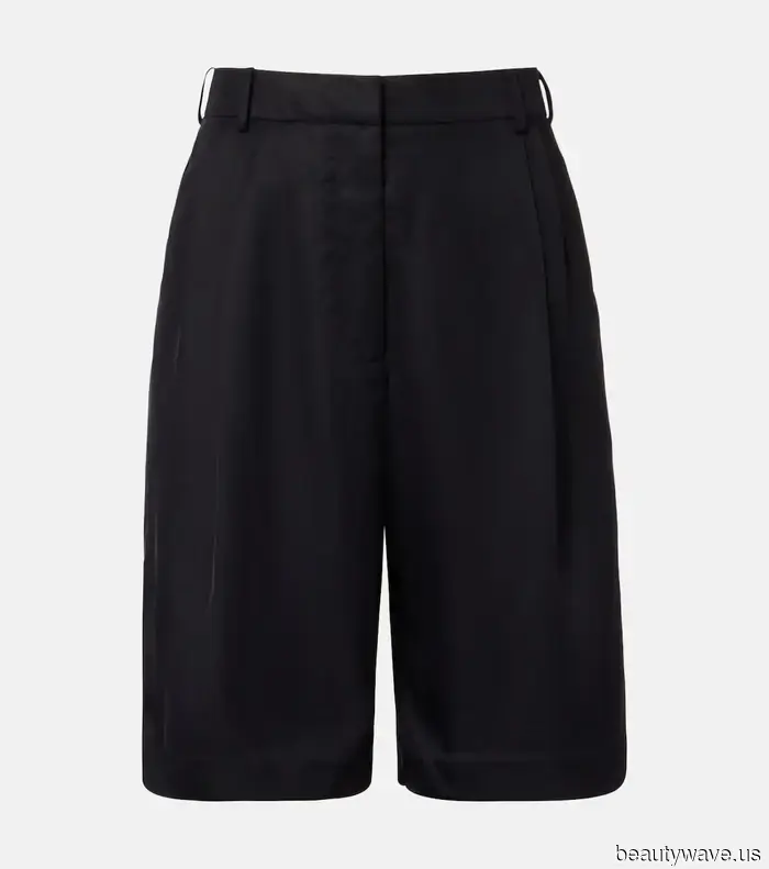 Skip the jeans—I believe that flip-flops and ballet flats appear most stylish when matched with this summer trend.