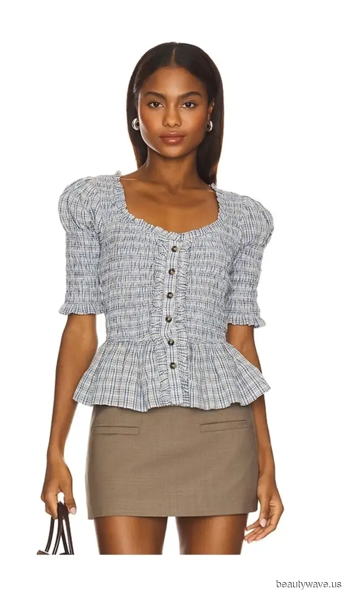 People are avoiding basic white tank tops in favor of a trend that enhances outfits significantly.