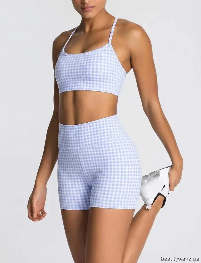 Heiße Mädchen mit kleinem Budget bestellen diesen süßen Trainingssets von Amazon diesen Sommer.