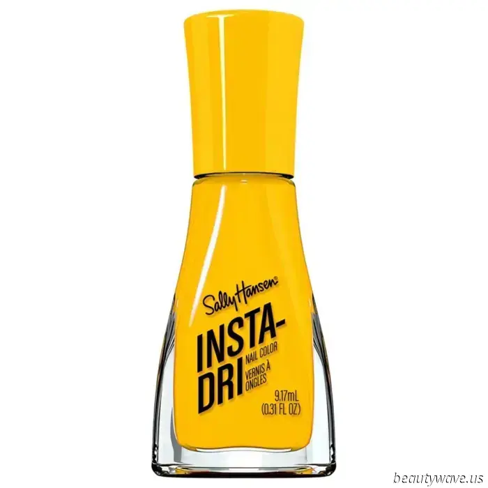 Declaring It: Butter-Yellow Manicures Paved the Way for "Sol Nails" to Thrive