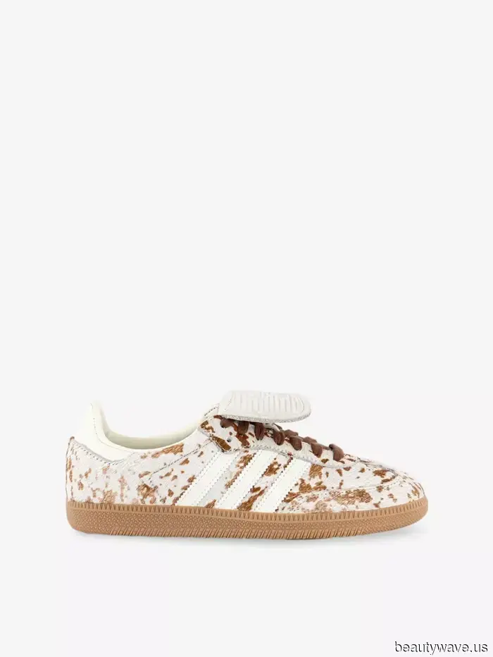 Out of nowhere, those with a keen sense of style are incorporating this shoe trend into their autumn outfits.