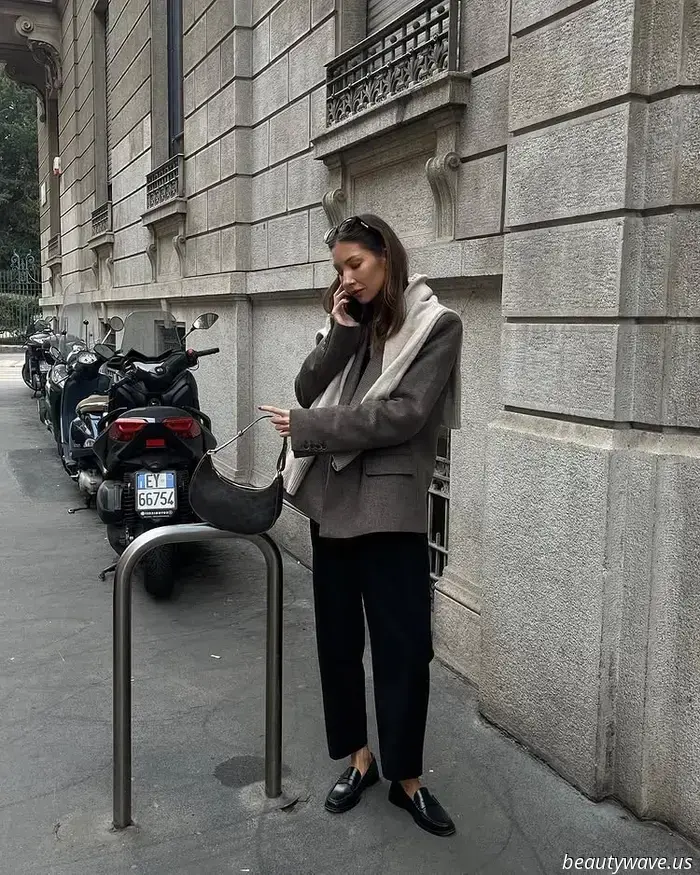 Dagli anni '90, le donne più alla moda hanno indossato questa tendenza di scarpe con pantaloni neri a sigaretta