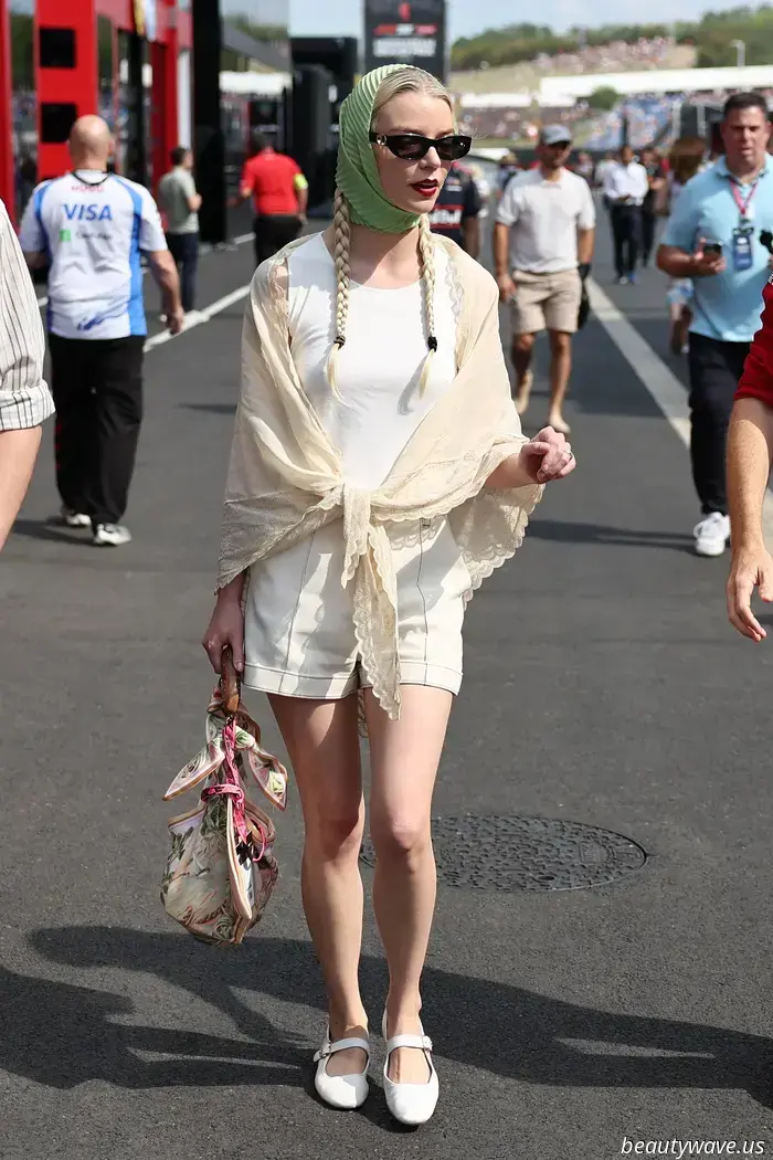 I guarantee that this accessory trend will elevate even the most basic outfits to an upscale level.