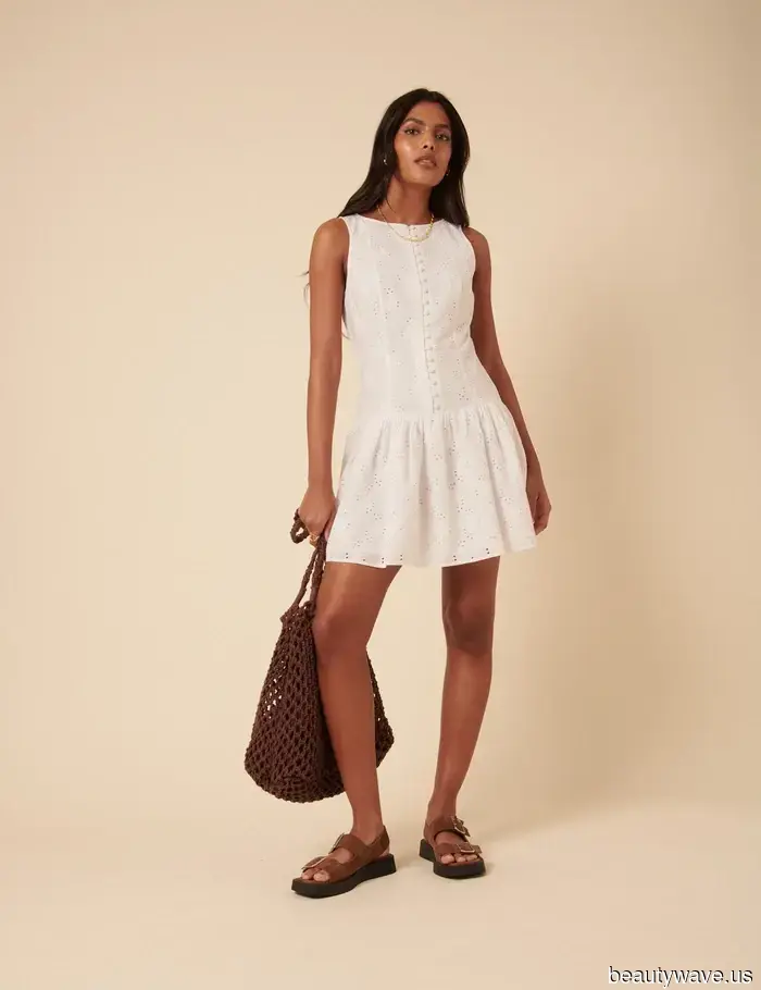 I’m going to 3 weddings, 2 baby showers, and a family reunion—I’m counting on these comfortable dresses to get me through…