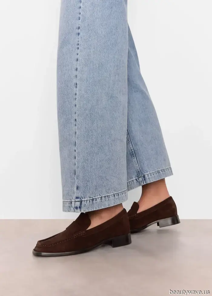 Resulta que llevar vaqueros y mocasines en estos colores es la clave para lucir elegante este otoño.