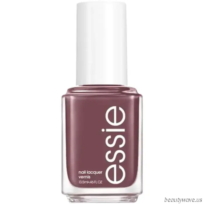 Moody, Sweet, and Luxurious-Looking—Rum-Raisin Nail Trends Are Set to Be Popular This Autumn