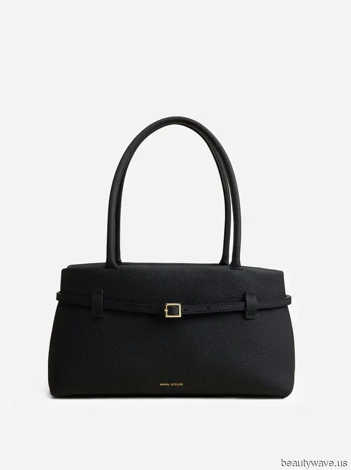 Carolyn Bessette Kennedy is my style icon for 2026—here are 5 minimalist '90s outfits I'm recreating to achieve her look.