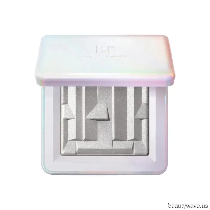 Chrome Will Be the Largest Makeup Trend of 2026—12 Products to Perfect It Before Others