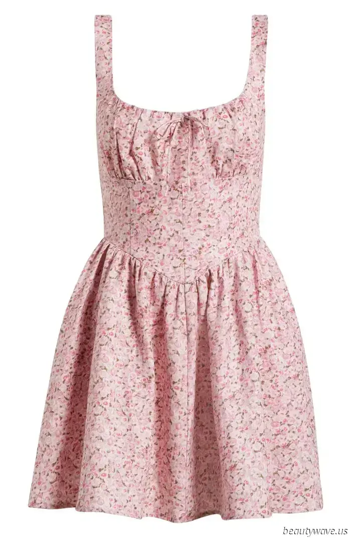 Para tu información: Los expertos en moda ahora están usando *esta* bonita tendencia de vestido con zapatos planos