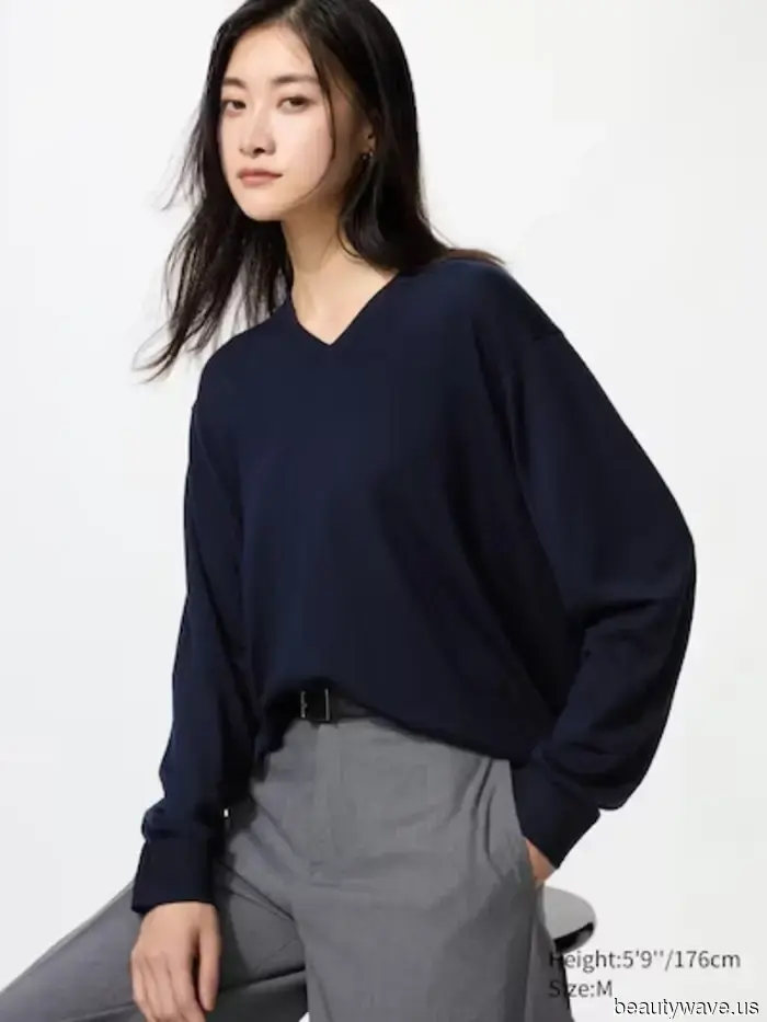 Wherever I go in London, I see the trendiest people sporting this navy jumper.