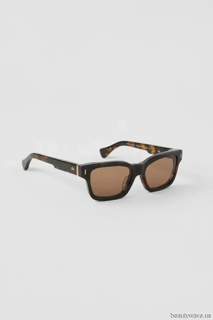 Fact: The sunglasses that every WWW editor is sporting will be out of stock by August 1.