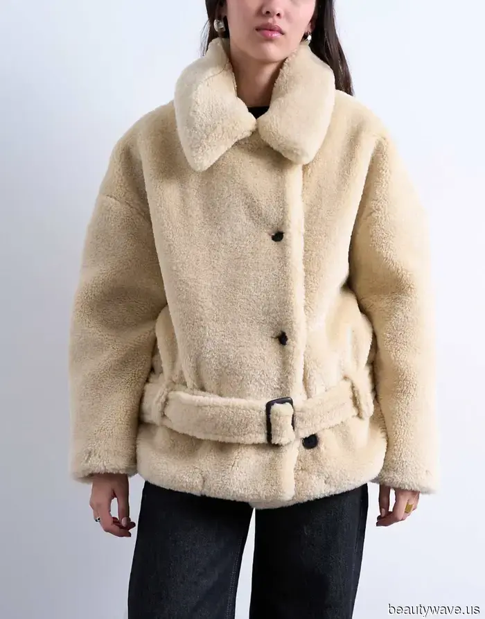 I requested my fellow fashion editors to curate their favorite winter teddy coats—here’s what they selected.