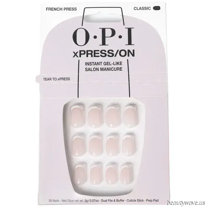 Beauty Editors Concur: This Simplistic French Manicure Trend Is an Evergreen Attraction.