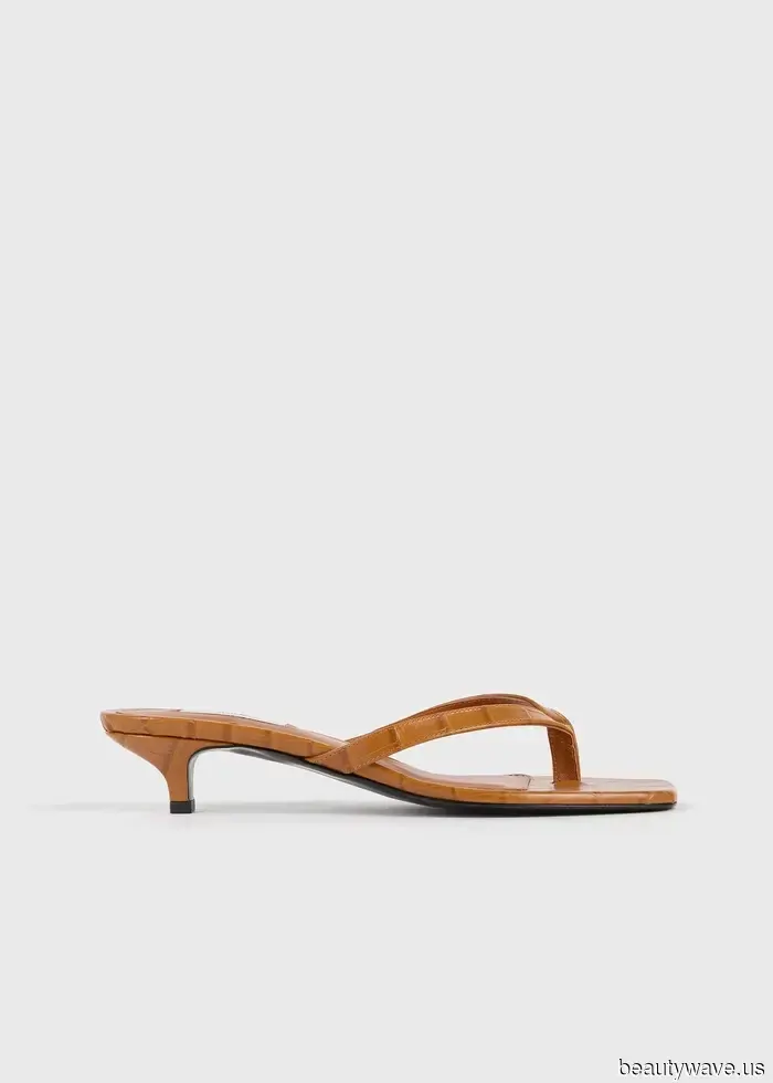 Las personas más elegantes ya están combinando sus jeans con estas 5 tendencias de zapatos de verano.