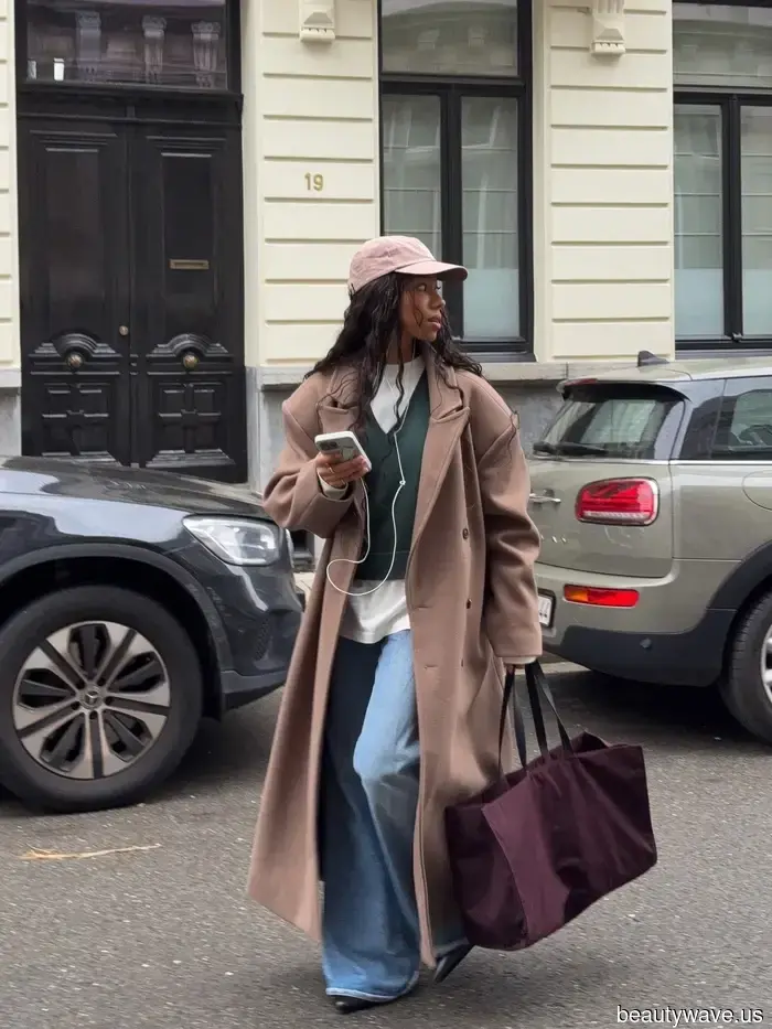 Everyone on my feed is sporting baggy jeans—here are the 7 pairs of shoes that look the most stylish with them.