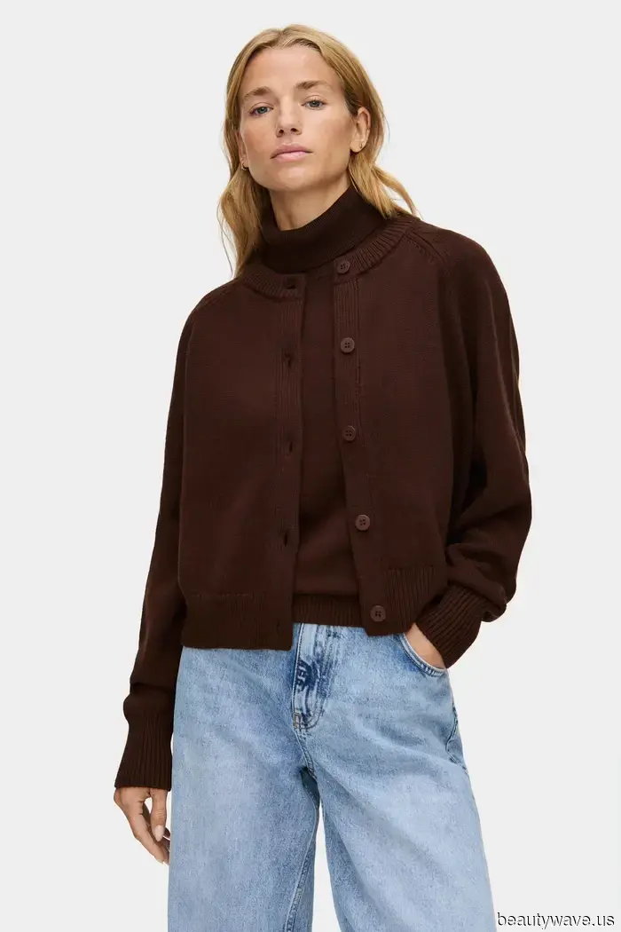 Every stylish woman is donning this "plain" yet sophisticated skirt—apologies to minis and maxis!